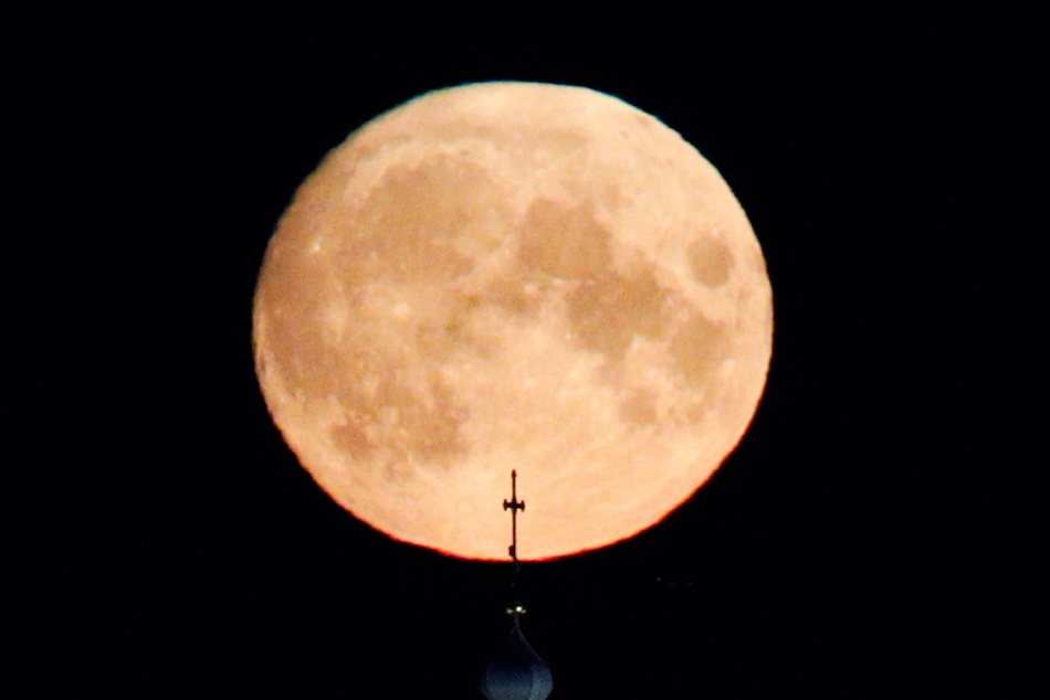 Что увидеть в небе на католическое Рождество 2025